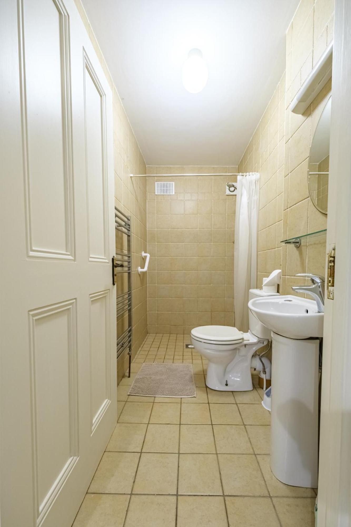 33A Steepleview Apartment Trim Exterior photo